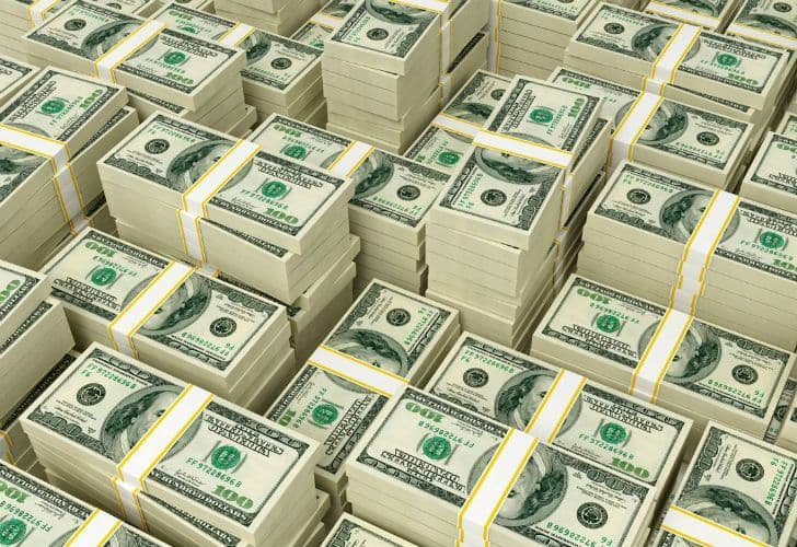 El dólar volvió a cerrar en alza