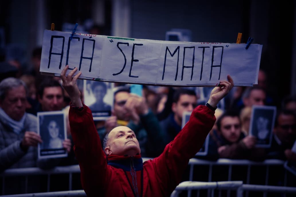 Aniversario del atentado a la AMIA: «Mientras vivamos en la impunidad, el dolor permanece igual que en 1994»