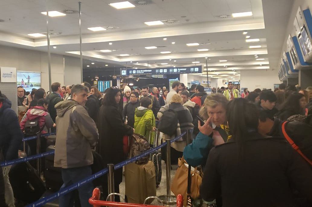 Largas filas en Aeroparque en las vacaciones de invierno