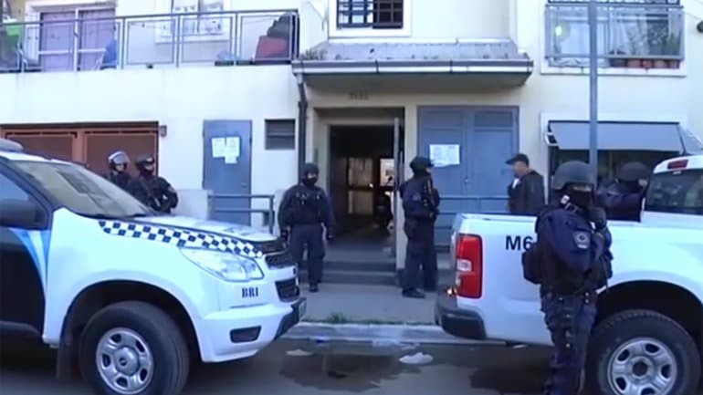 Detuvieron a dos delincuentes dedicados al robo de autos de alta gama