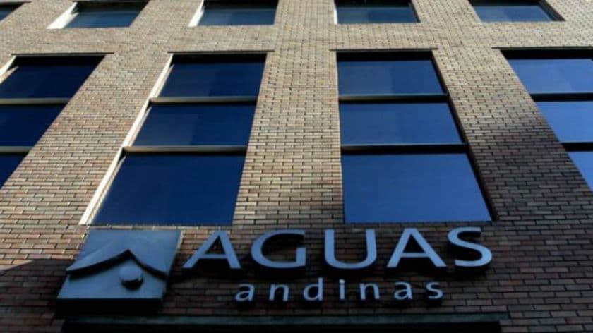 Caen las acciones de Aguas Andinas por un derrame de petróleo