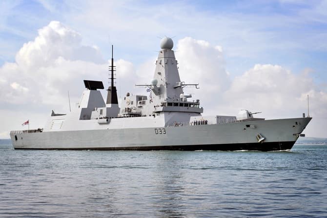 El Reino Unido envió buques de guerra al Golfo Pérsico y la región de Asia Pacífico en medio de las tensiones con Irán y China