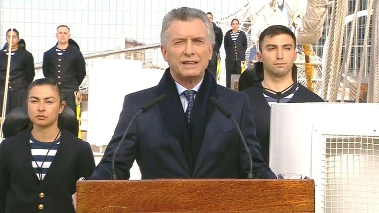 Mauricio Macri dio la orden de zarpada de la fragata Libertad: «El mundo valora nuestro aporte a la paz»