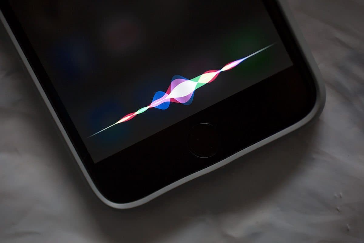 Apple admitió que escuchó conversaciones de Siri sin autorización y ofreció una disculpa
