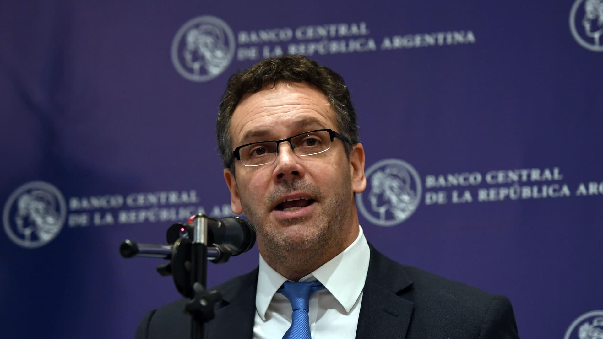 Sandleris, sobre el cepo: «La suba del dólar significa más inflación y más pobreza»