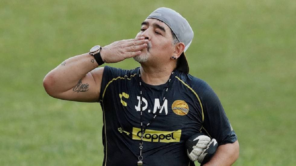 La particular bienvenida de Estudiantes a Maradona