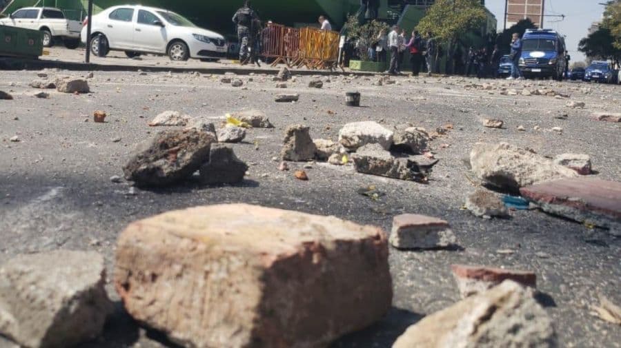 Córdoba: una protesta de Luz y Fuerza terminó con graves incidentes y 12 detenidos
