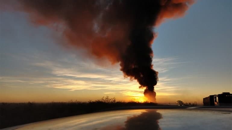 Controlar el incendio del pozo de YPF en Vaca Muerta podría demandar hasta tres semanas