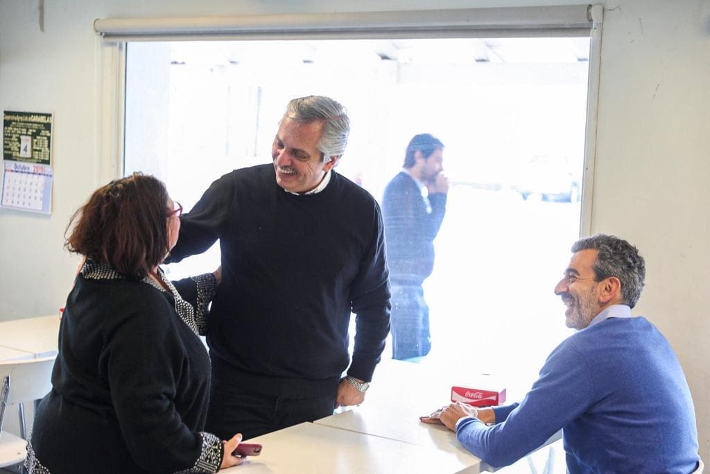 Alberto Fernández salió de recorrida de campaña con Randazzo