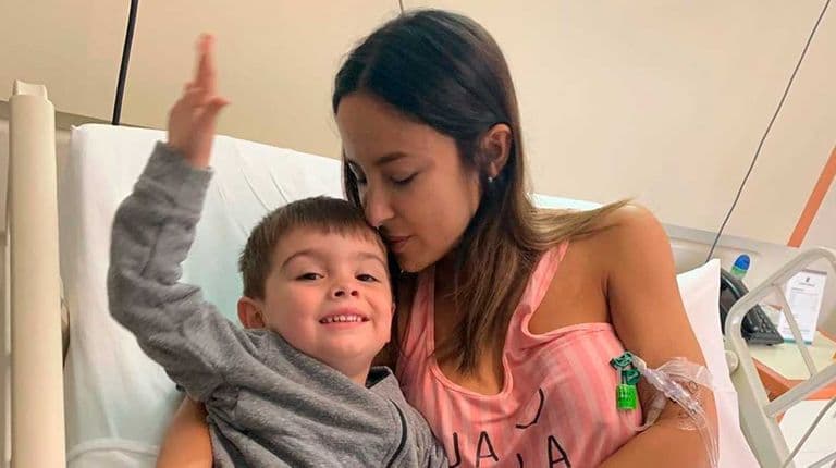 Lourdes Sánchez, con el “alta” postergada y la visita de su hijo Valentín
