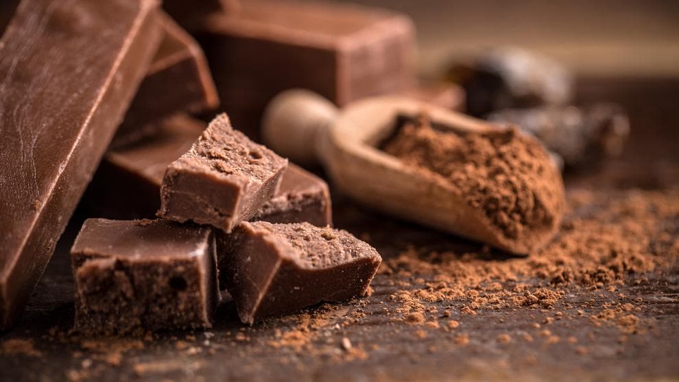 La ANMAT prohibió la venta de un chocolate con almendras y un producto odontológico