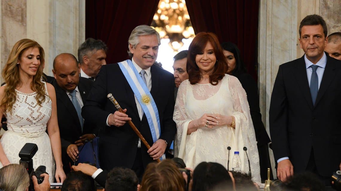 Alberto y Cristina ya son Presidente y Vice de la Argentina