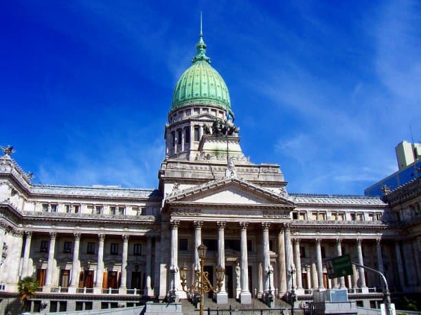 Gobierno llama a extraordinarias y apura sanción de leyes de emergencias