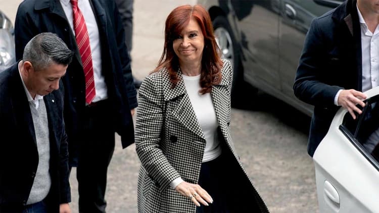 Juicio por la obra pública: las defensas de Cristina Kirchner y Lázaro Báez pidieron el apartamiento de la OA y la UIF