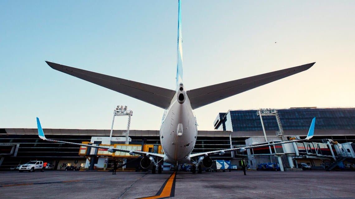 Vuelven al aeroparque Jorge Newbery los vuelos regionales que el macrismo había derivado a Ezeiza