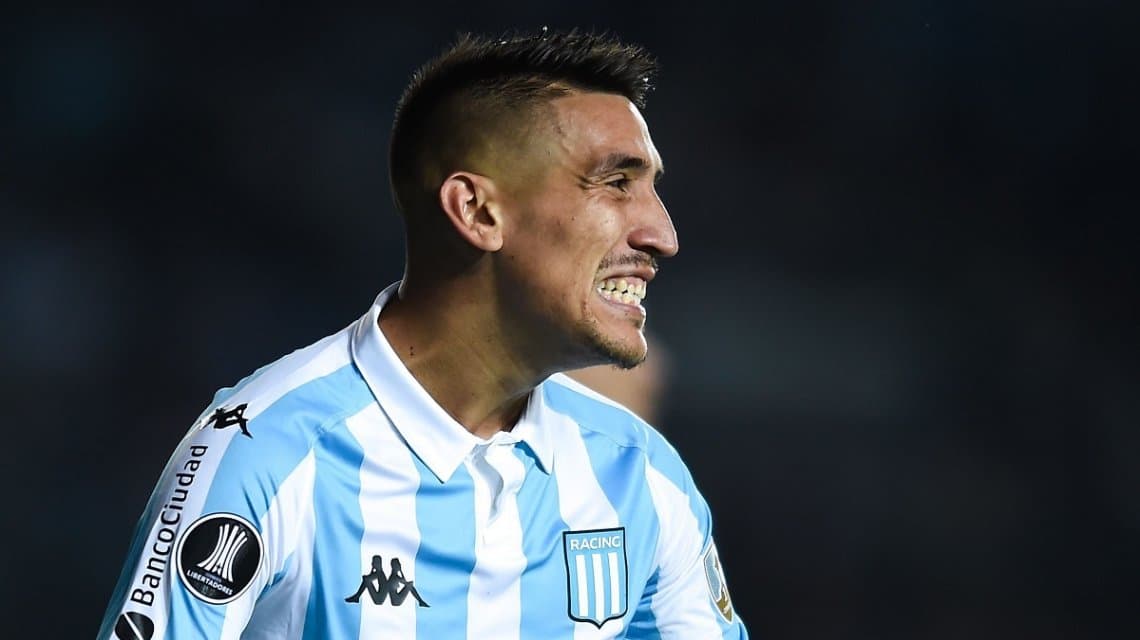 Ricardo Centurión se acerca a Vélez