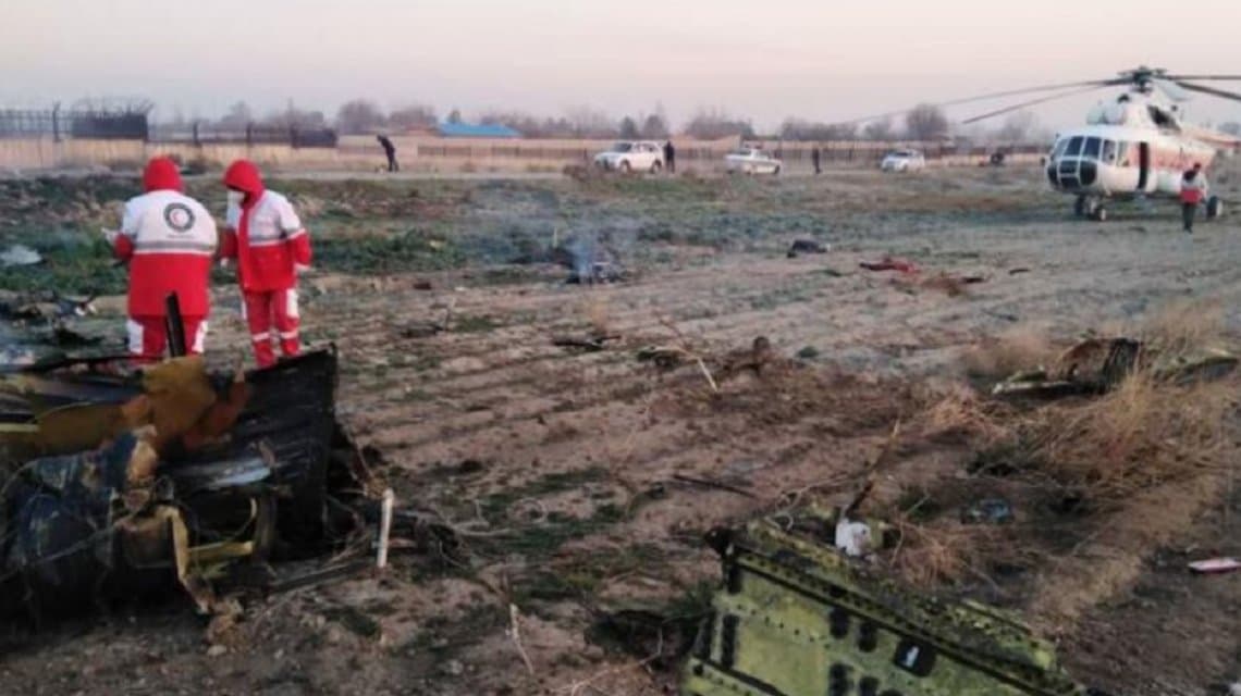Se estrelló un avión de pasajeros en pleno estallido en Irán: hay 176 muertos
