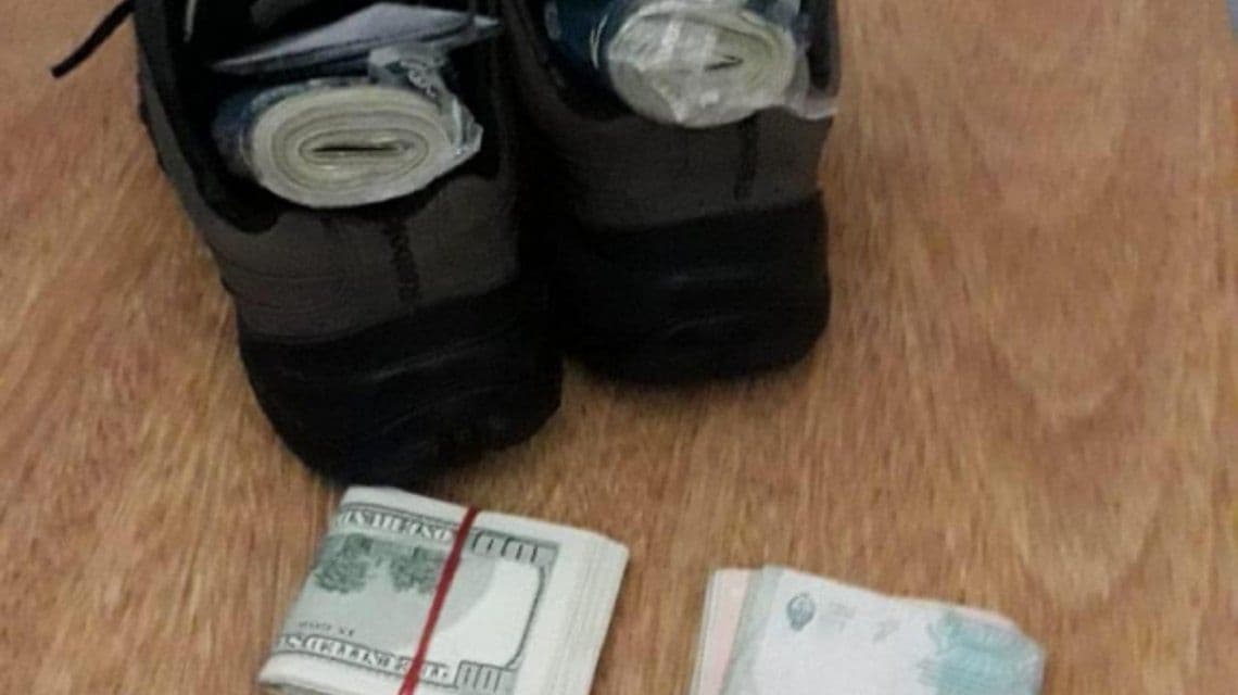 Detuvieron a un argentino que quiso entrar a Uruguay con 40 mil dólares en las zapatillas