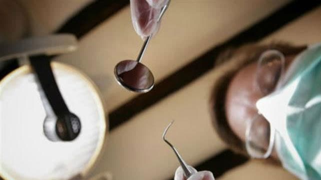El dentista que puso en riesgo a 22.000 pacientes en Inglaterra