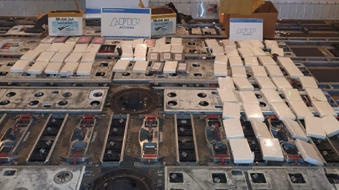 Secuestraron 84 kilos de cocaína en Ezeiza listos para despegar hacia Amsterdam