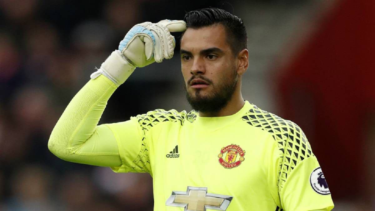 El arquero Sergio Romero sufrió un grave accidente de tránsito en Manchester