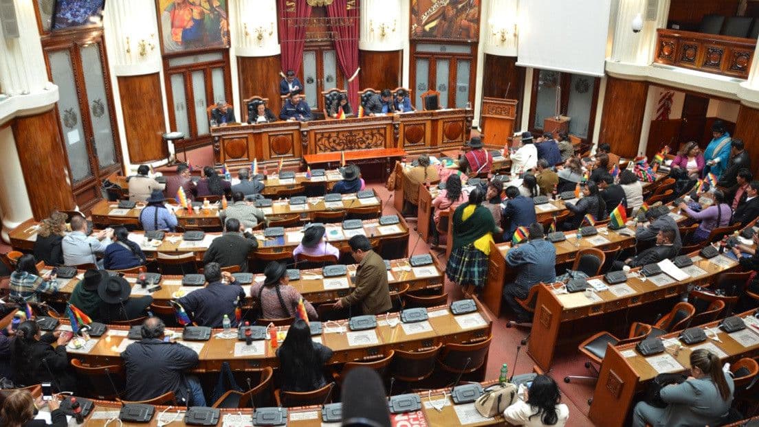 La Asamblea Legislativa de Bolivia aceptó la renuncia de Evo Morales y García Linera
