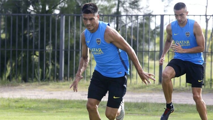 Boca acordó la transferencia de un defensor y cerró la llegada de un refuerzo apuntado por Riquelme