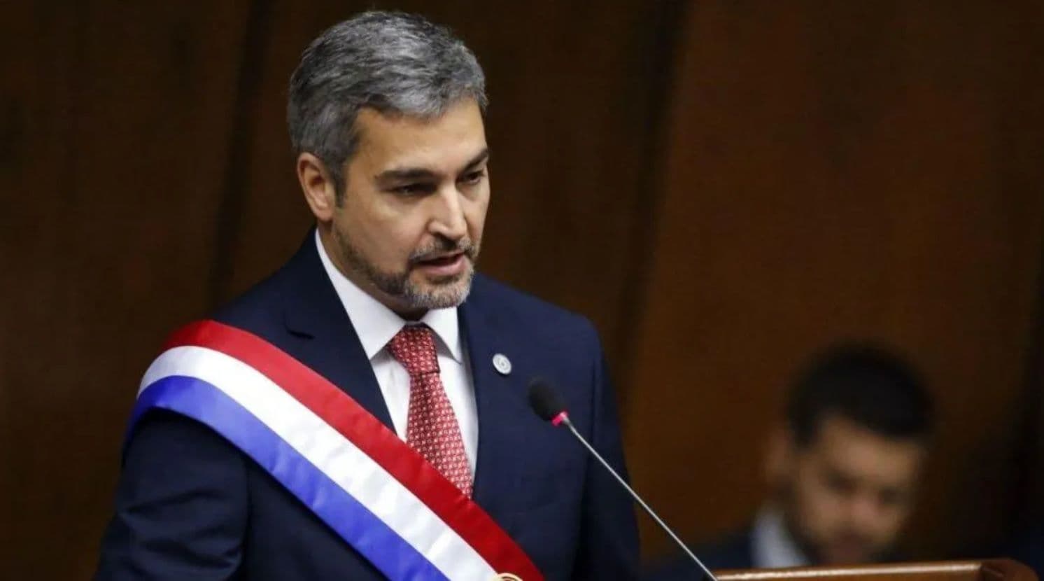 El presidente de Paraguay Mario Abdo Benítez contrajo el dengue