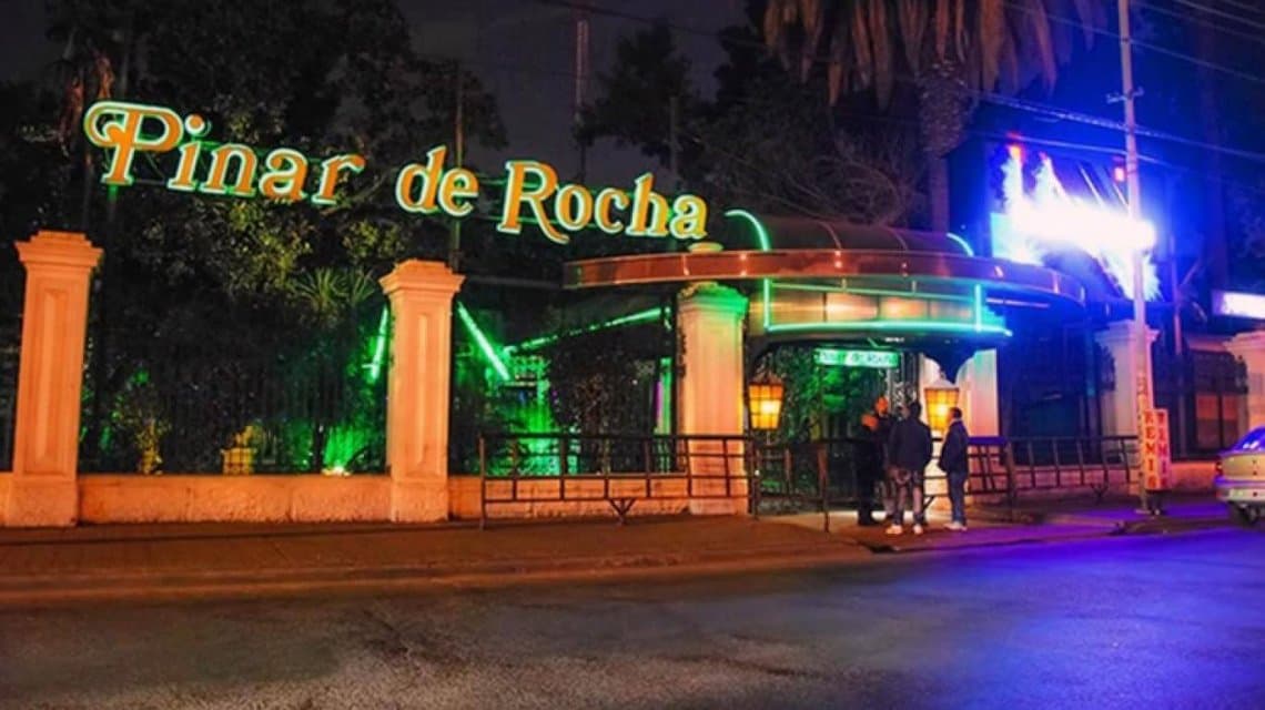 Ramos Mejía: balearon la puerta de Pinar de Rocha y mataron a un relacionista público