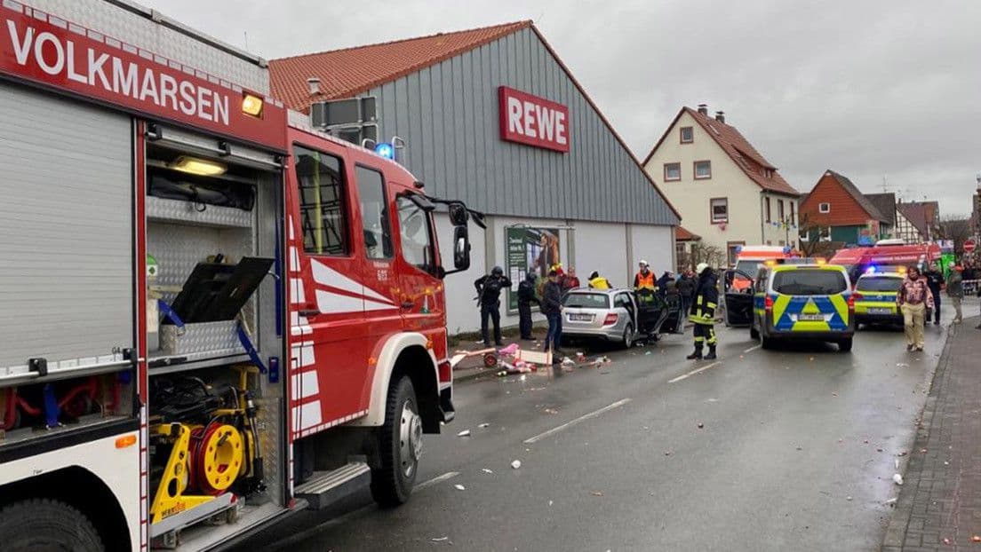 Alemania: un auto embistió a 15 personas en un desfile por carnaval