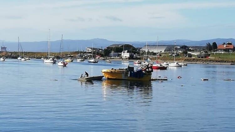 Explotó un barco pesquero en Ushuaia: un joven murió y su hermano sufrió graves quemaduras