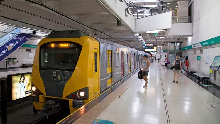 Renovaron la flota de la línea D de subte y todos los coches tendrán aire acondicionado