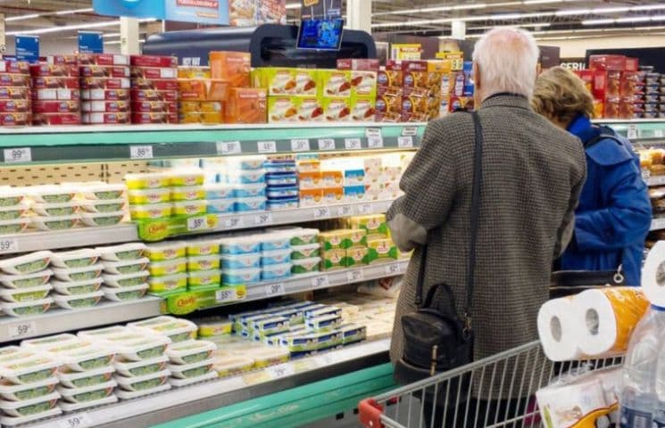 El Gobierno retrotrajo precios y fijó valores máximos de productos esenciales