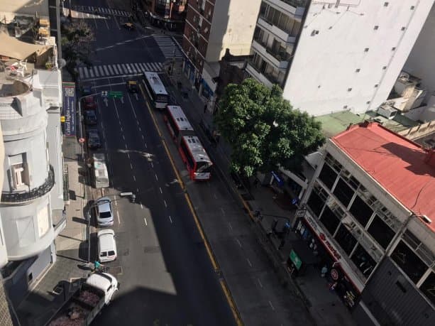 Coronavirus: las calles de Buenos Aires semivacías por la cuarentena