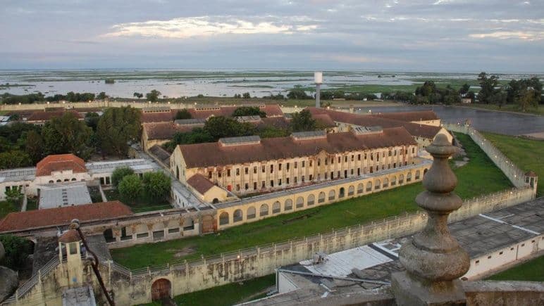 Santa Fe: confirman cinco muertes en los motines de las cárceles de Coronda y Las Flores