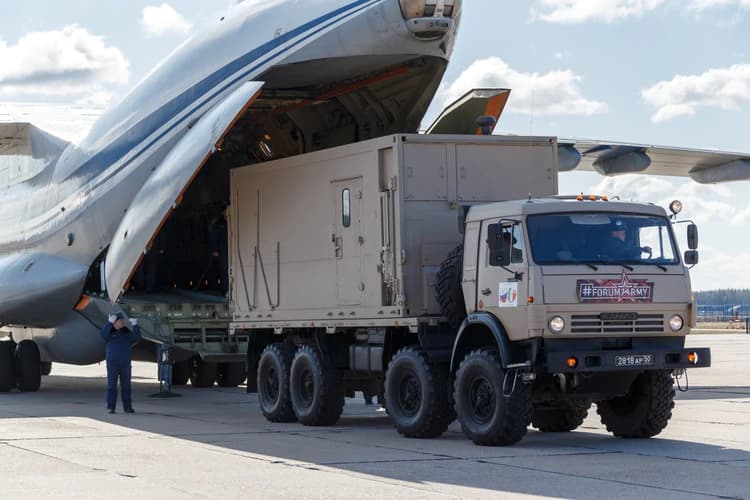 Aseguran que el 80% de la ayuda que Rusia envió a Italia para el coronavirus es “inútil” en medio los temores por la presencia de militares rusos en el país