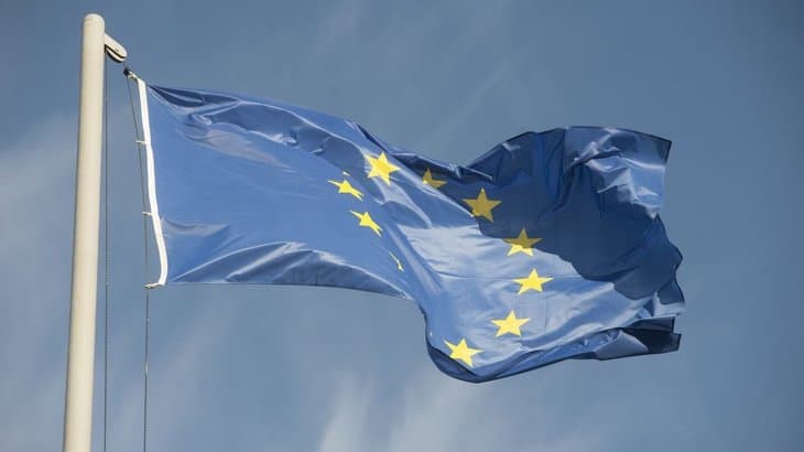 La UE acordó un plan de asistencia por 500.000 millones de euros y diseñar un Plan Marshall