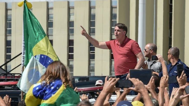 En medio de una crisis política, Bolsonaro quiere levantar la cuarentena esta semana