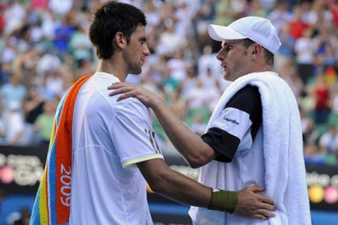 Andy Roddick cuestionó a Novak Djokovic por su postura anti vacunas