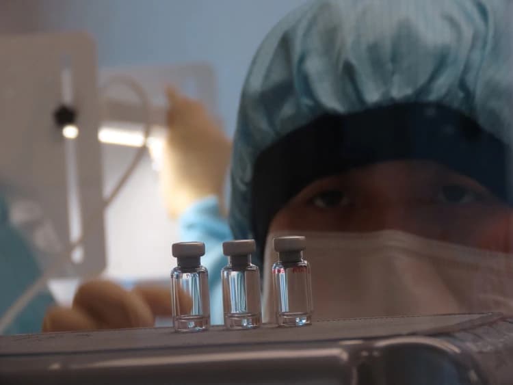 La Universidad de Oxford comenzará esta semana con las pruebas en humanos de una potencial vacuna contra el coronavirus