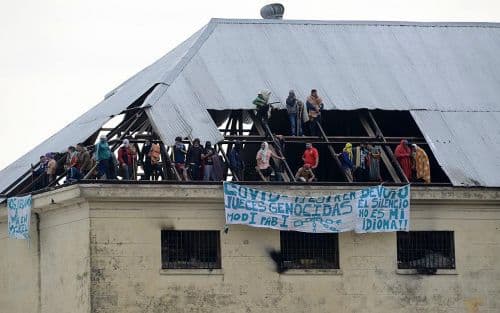 Tensión en la cárcel de Devoto: detenidos realizan un motín para ser liberados