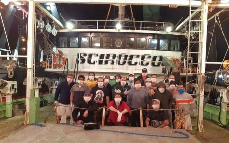 Denuncian un barco pesquero con casos positivos de coronavirus amarrado en Mar del Plata