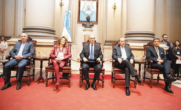 La Corte Suprema extendió la feria judicial hasta el 10 de mayo
