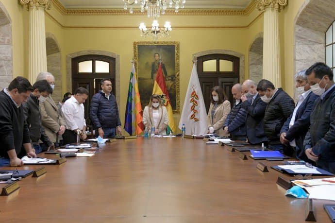 El gobierno de Bolivia pide enfrentar el coronavirus con un día de ayuno y oración