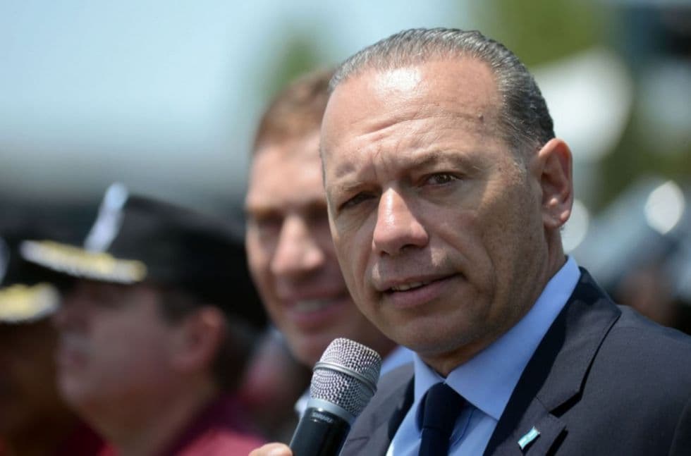 «El verso de que con la pulsera electrónica los pueden controlar es sarasa», afirmó Sergio Berni sobre las excarcelaciones