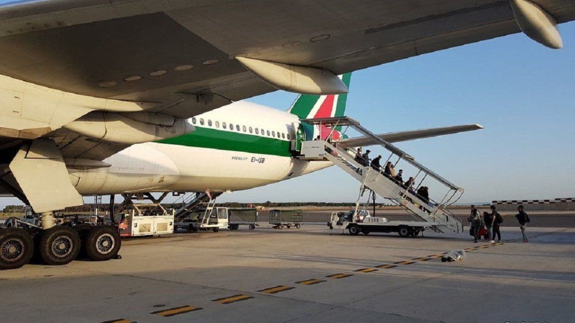 Aerolíneas rechazan dejar asientos libres por el coronavirus