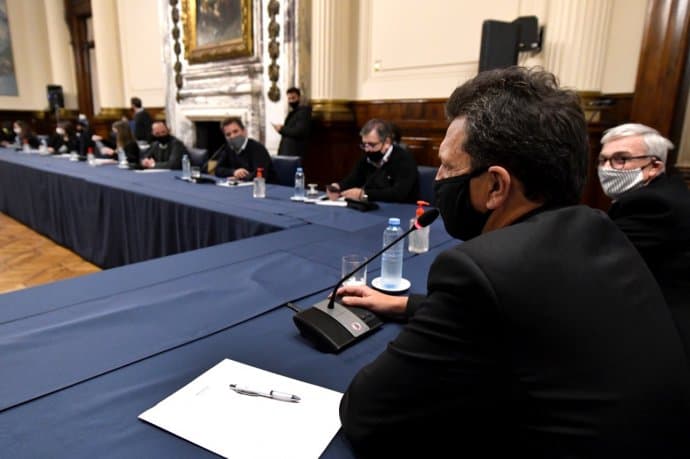 Diputados: Massa y jefes de bloque se reúnen para fijar agenda de primera sesión virtual