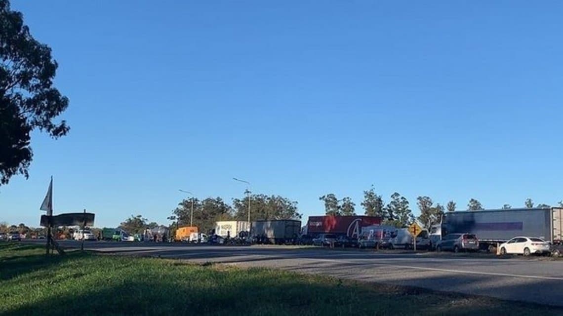 Por las largas filas de autos en la Ruta 2 endurecerán los controles en el acceso a Mar del Plata