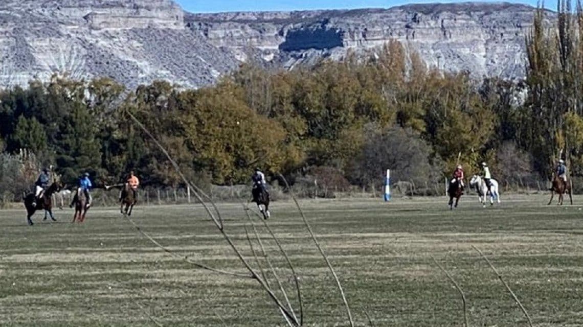 Clausura, multa e investigación por un partido de polo durante el aislamiento