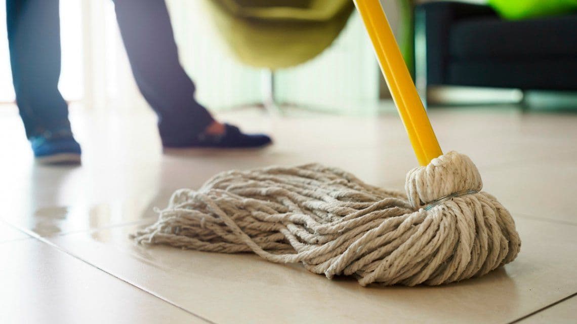 Más de la mitad de las empleadas domésticas cobraron menos o nada durante la cuarentena